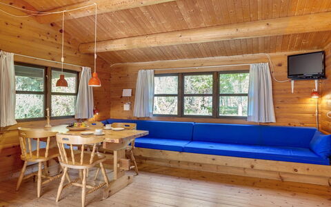 Beatrix - 700M from the Sea: Bois, Domicile, Porche, Plate-Forme, Dur, Toit, Tache De Bois, Parquet, Eco Hôtel