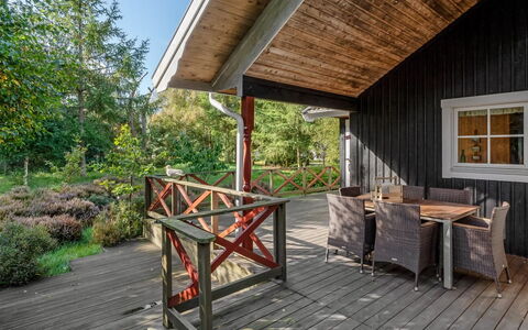 Bernadine - 350M from the Sea: Bois, Domicile, Porche, Plate-Forme, Dur, Toit, Tache De Bois, Parquet, Eco Hôtel