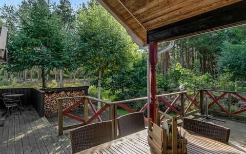 Bernadine - 350M from the Sea: Bois, Domicile, Porche, Plate-Forme, Dur, Toit, Tache De Bois, Parquet, Eco Hôtel