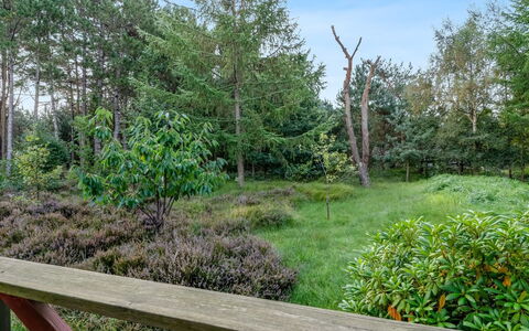 Bernadine - 350M from the Sea: Bois, Domicile, Porche, Plate-Forme, Dur, Toit, Tache De Bois, Parquet, Eco Hôtel
