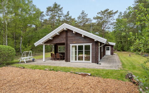 Rosamunde - 1.3Km from the Sea: 