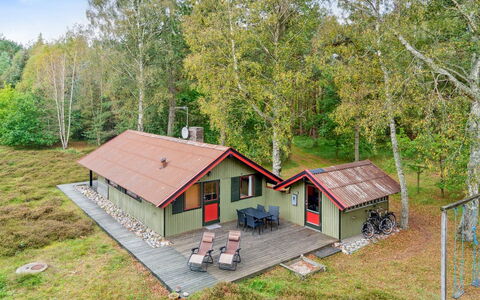 Esteri - 800M from the Sea: Maison, Chalet, Domicile, Zone Rurale, Batiments Jardin, Cabane En Rondins, Siding, Cabanon, Cour, Ferme