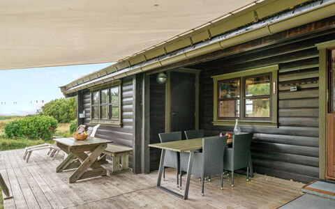 Gorjan - 300M from the Sea: Bois, Chalet, Dur, Porche, Cabane En Rondins, Planche, Tache De Bois, Siding, Batiments Jardin, Plate-Forme
