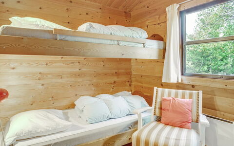 Gorjan - 300M from the Sea: Meubles, Lit, Chambre, Lit Superposé, Design Intérieur, Bois, Sol, Sol, Plafond, Drap De Lit