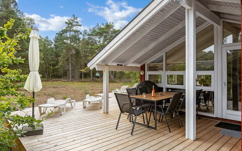 Helmtrud - 500M from the Sea: Bois, Porche, Domicile, Maison, Toit, Chalet, Porte, Plate-Forme, Dur, Siding