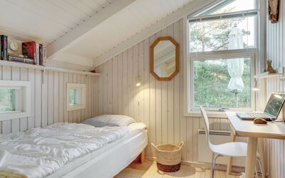 Helmtrud - 500M from the Sea