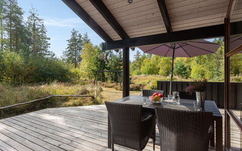 Bernarda - 400M from the Sea: Bois, Domicile, Porche, Plate-Forme, Dur, Toit, Tache De Bois, Parquet, Eco Hôtel
