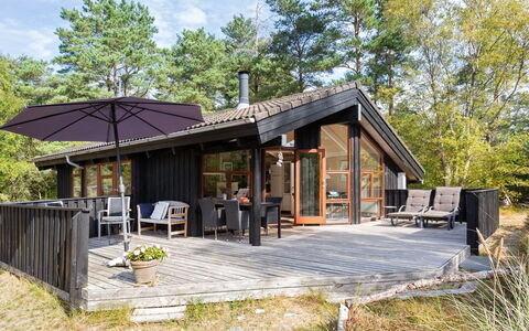 Bernarda - 400M from the Sea: Bois, Domicile, Porche, Plate-Forme, Dur, Toit, Tache De Bois, Parquet, Eco Hôtel