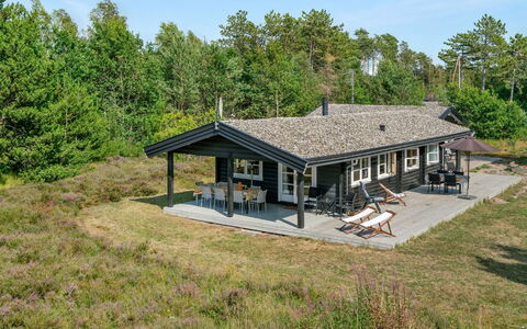 Wimar - 200M from the Sea: Bois, Toit, Maison, Chalet, Porte, Domicile, Siding, Lot Terre, Batiments Jardin, Cabanon