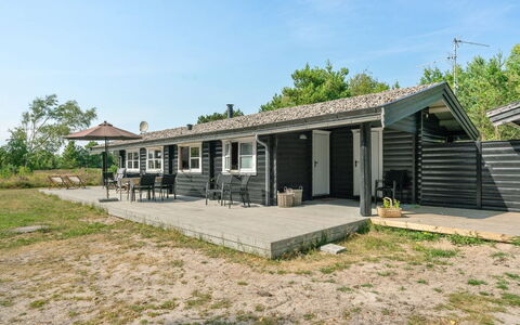 Wimar - 200M from the Sea: Bois, Domicile, Porche, Plate-Forme, Dur, Toit, Tache De Bois, Parquet, Eco Hôtel
