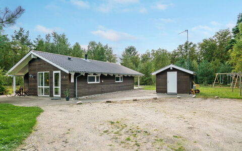Thomasine - 1.5Km from the Sea: Herbe, Vert, Maison, Chalet, Prairie, Zone Rurale, Écorégion, Paysage, Lot Terre, Arbuste