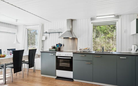 Apoline - 5Km from the Sea: Toit, Maison, Domicile, Chalet, Siding, Biens, Allée, Batiments Jardin, Cour, Cabanon
