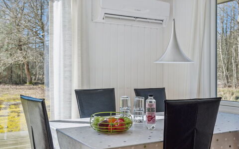 Apoline - 5Km from the Sea: Toit, Maison, Domicile, Chalet, Siding, Biens, Allée, Batiments Jardin, Cour, Cabanon