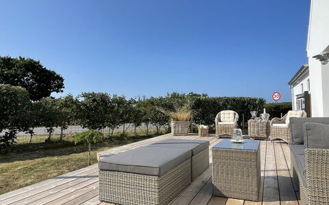Eivi - 150M from the Sea: Chalet, Cabanon, Cabane, Ferme, Prairie, Cabane, Grange, Cabane En Rondins, Batiments Jardin