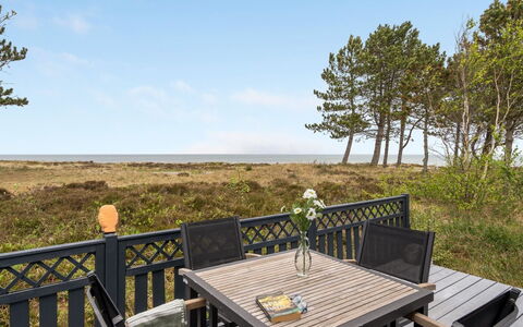 Djuna - 200M from the Sea: Meubles, Chaise, Mer, Mobilier De Jardin, Tableau De Plein Air, Océan, Dur, Plate-Forme, Table Cuisine Et Salle A Manger, Ombre