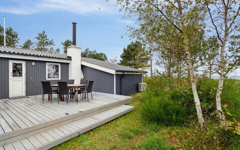 Djuna - 200M from the Sea: Bois, Toit, Maison, Chalet, Porte, Domicile, Siding, Lot Terre, Batiments Jardin, Cabanon