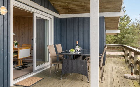 Arun - 150M from the Sea: Piscine, Mobilier De Jardin, Meubles, Recours, Dalle, Eco Hôtel, Ombre, Chaise, Loisir, Biens