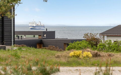Arun - 150M from the Sea: Piscine, Mobilier De Jardin, Meubles, Recours, Dalle, Eco Hôtel, Ombre, Chaise, Loisir, Biens