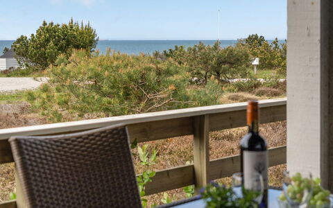 Arun - 150M from the Sea: Piscine, Mobilier De Jardin, Meubles, Recours, Dalle, Eco Hôtel, Ombre, Chaise, Loisir, Biens