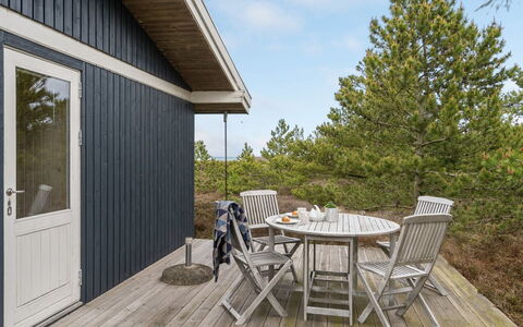 Arun - 150M from the Sea: Piscine, Mobilier De Jardin, Meubles, Recours, Dalle, Eco Hôtel, Ombre, Chaise, Loisir, Biens