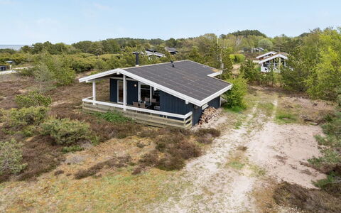 Arun - 150M from the Sea: Piscine, Mobilier De Jardin, Meubles, Recours, Dalle, Eco Hôtel, Ombre, Chaise, Loisir, Biens