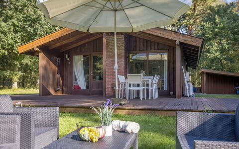 Thorger - 5Km from the Sea: Bois, Domicile, Porche, Plate-Forme, Dur, Toit, Tache De Bois, Parquet, Eco Hôtel