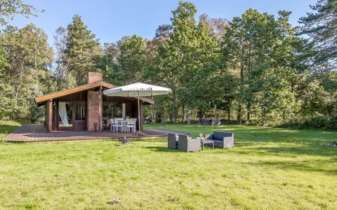 Thorger - 5Km from the Sea: Bois, Domicile, Porche, Plate-Forme, Dur, Toit, Tache De Bois, Parquet, Eco Hôtel