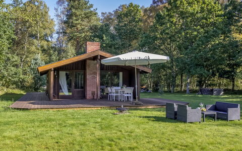 Thorger - 5Km from the Sea: Bois, Domicile, Porche, Plate-Forme, Dur, Toit, Tache De Bois, Parquet, Eco Hôtel