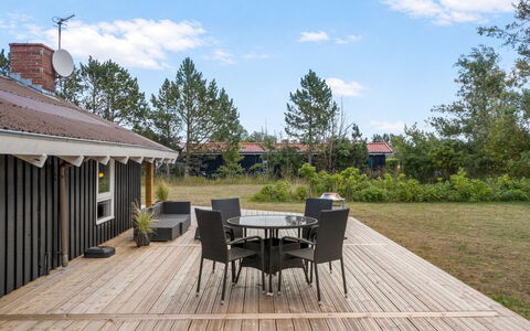 Eliana - 350M from the Sea: Bois, Parquet, Dur, Toit, Domicile, Porche, Lot Terre, Plate-Forme, Planche, Tache De Bois