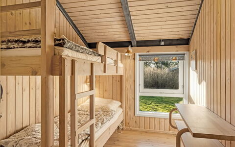 Eliana - 350M from the Sea: Maison, Domicile, Toit, Chalet, Biens, Aménagement Paysager, Batiments Jardin, Siding, Ferme