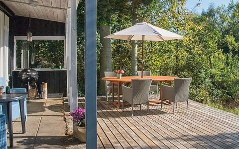 Laurine - 2.7Km from the Sea: 