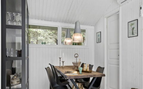 Ally - 250M from the Sea: 
