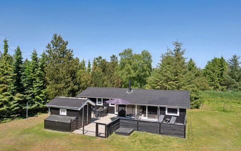 Ally - 250M from the Sea: Architecture, Toit, Domicile, Composite, Daylighting, Siding, Allée