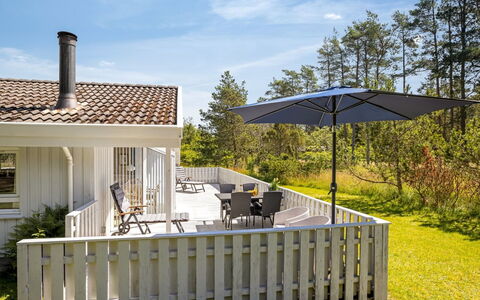 Imka - 900M from the Sea: Bois, Toit, Architecture, Domicile, Maison, Chalet, Siding, Dur, Pente, Biens