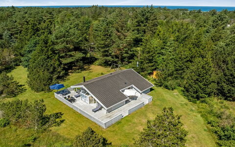 Imka - 900M from the Sea: Bois, Toit, Architecture, Domicile, Maison, Chalet, Siding, Dur, Pente, Biens