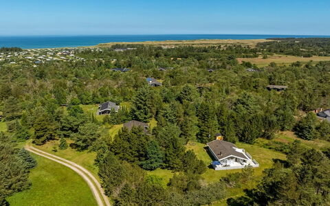 Imka - 900M from the Sea: Bois, Toit, Architecture, Domicile, Maison, Chalet, Siding, Dur, Pente, Biens