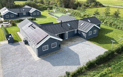 Damita - 350M from the Sea: Bois, Domicile, Porche, Plate-Forme, Dur, Toit, Tache De Bois, Parquet, Eco Hôtel