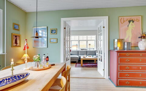 Evgenia - 950M from the Sea: Domicile, Chalet, Siding, Dur, Ombre, Planche, Conception, Biens, Porche, Plate-Forme