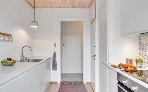 Evgenia - 950M from the Sea: Domicile, Chalet, Siding, Dur, Ombre, Planche, Conception, Biens, Porche, Plate-Forme