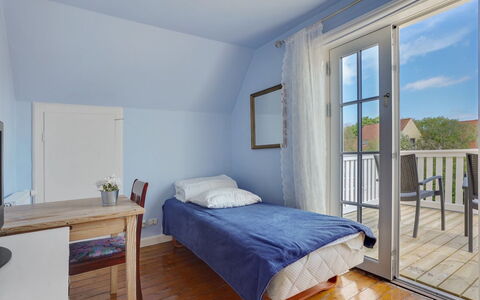 Ater - 800M from the Sea: Bois, Sol, Chambre, Meubles, Domicile, Sol, Lit, Porte, Appartement, Parquet