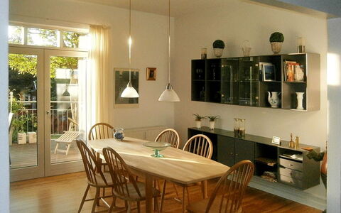 Harro - 150M from the Sea: Meubles, Design Intérieur, Luminaire, Mur, Bois, Sol, Plafond, Salle À Manger, Table Cuisine Et Salle A Manger, Chaise
