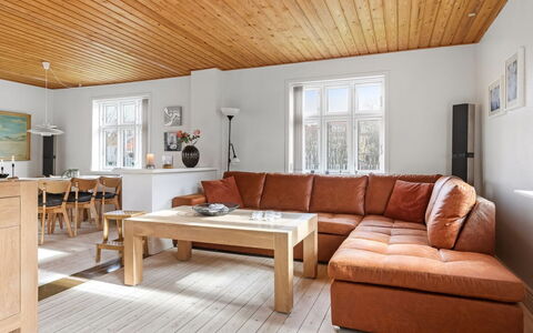 Minte - 450M from the Sea: Plafond, Sol, Design Intérieur, Sol, Composite, Meubles, Recours, Hôtel, Conception, Daylighting
