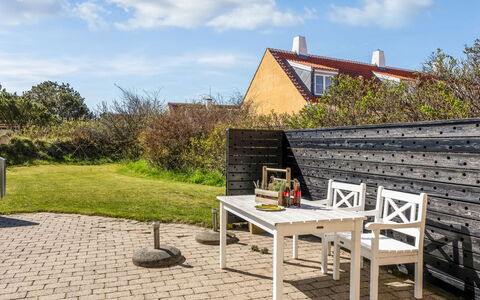Hialmar - 400M from the Sea: Meubles, Mobilier De Jardin, Tableau De Plein Air, Chaise, Table, Extérieur Banc, Tache De Bois, Jardin, Patio