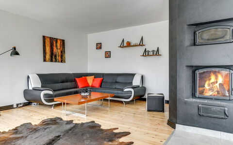 Sölve - 900M from the Sea: Meubles, Sol, Design Intérieur, Canapé, Salon, Sol, Pièce, Chaise