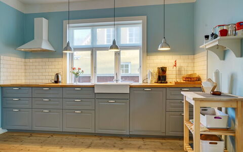 Reko - 500M from the Sea: Cuisine, Design Intérieur, Sol, Cabinetry, Meubles, Comptoir, Bois, Appareil De Cuisine, Tiroir, Sol