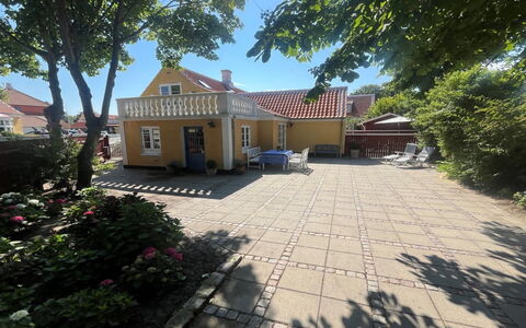 Juhana - 150M from the Sea: Bois, Toit, Architecture, Domicile, Maison, Chalet, Siding, Dur, Pente, Biens