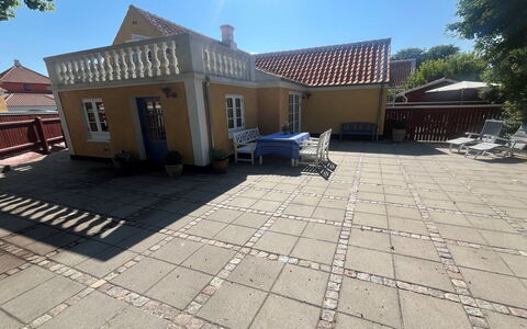 Juhana - 150M from the Sea: Bois, Toit, Architecture, Domicile, Maison, Chalet, Siding, Dur, Pente, Biens
