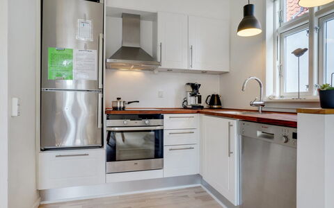 Naina - 200M from the Sea: Cuisine, Appareil De Cuisine, Comptoir, Sol, Cabinetry, Principaux Appliance, Design Intérieur, Meubles, Électroménager, Bois
