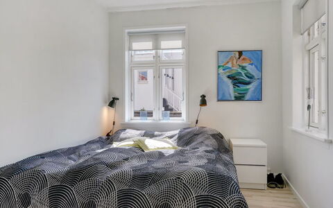 Naina - 200M from the Sea: Lit, Chambre, Design Intérieur, Meubles, Literie, Drap De Lit, Bois, Sol, Sol, Linge