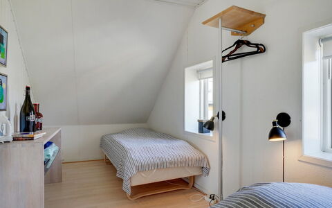 Naina - 200M from the Sea: Meubles, Design Intérieur, Mur, Sol, Sol, Bois, Plafond, Chambre, Luminaire, Lit